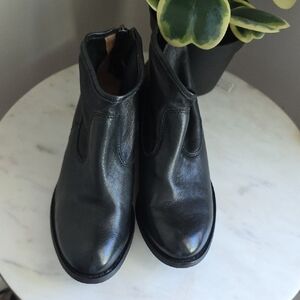 Sofft Ebony Leather Ankle Boots